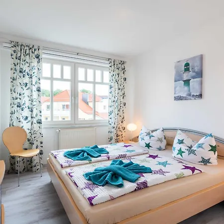 Familienfreundliche Seeschwalbe In